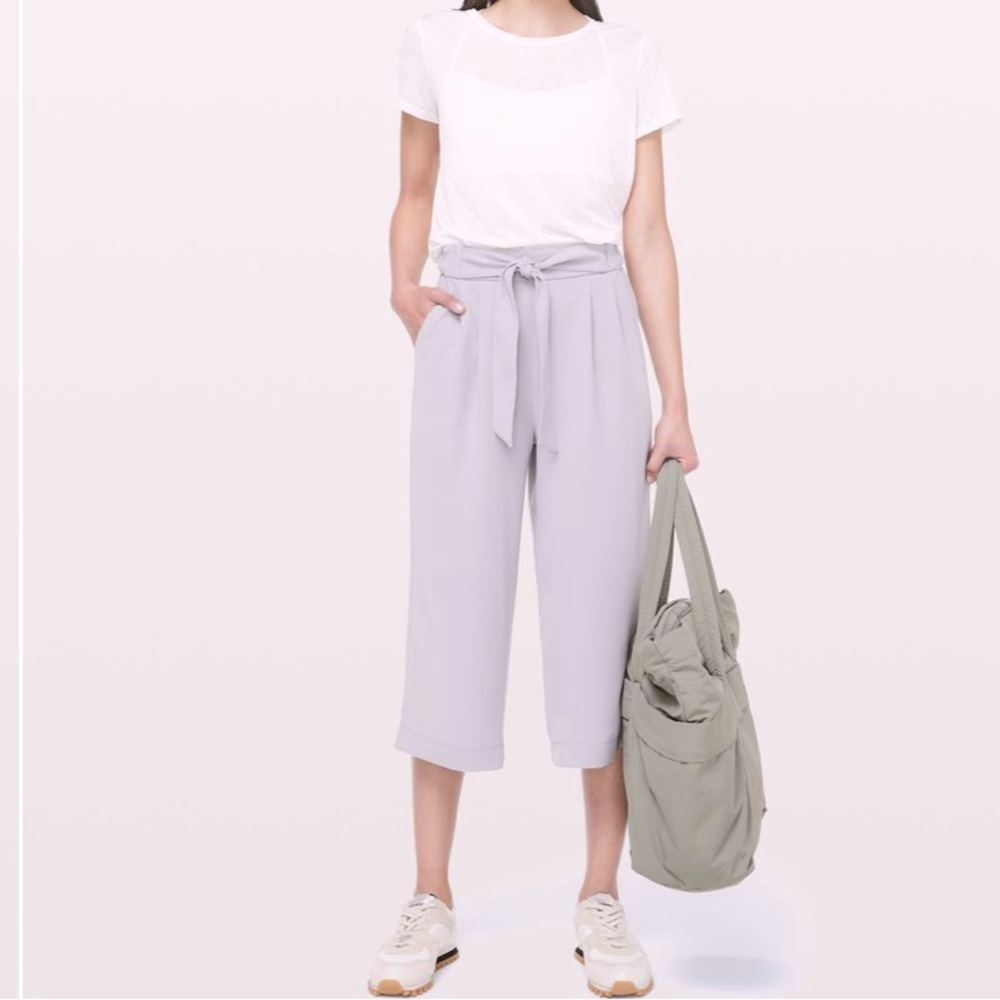 Lululemon Noir Crop Silverscreen